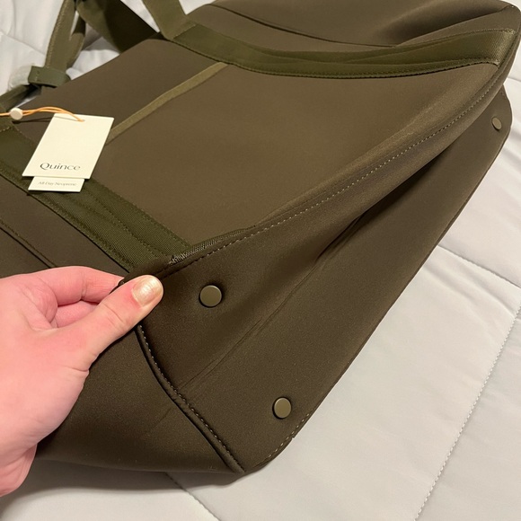 Quince Olive Green Tote Bag - Picture 2 of 4